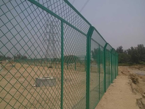 隔離帶護(hù)欄網(wǎng)4