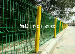 折彎綠色圍欄網(wǎng)