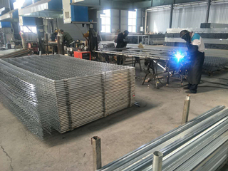 護(hù)欄網(wǎng)生產(chǎn)廠家