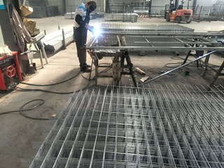 護(hù)欄網(wǎng)實(shí)拍現(xiàn)場