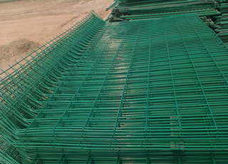 圈地護(hù)欄網(wǎng)