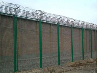 防爬帶刀刺圍欄網(wǎng)